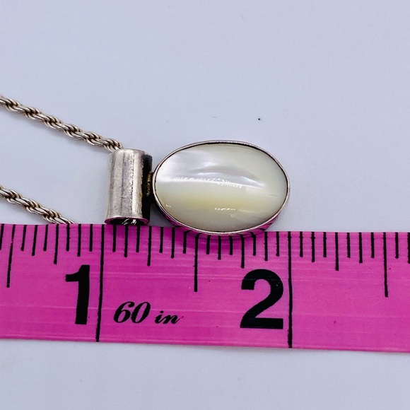 EUC Vintage Sterling Silver White Cats Eye Quartz Slide Pendant & Chain - Picture 9 of 14